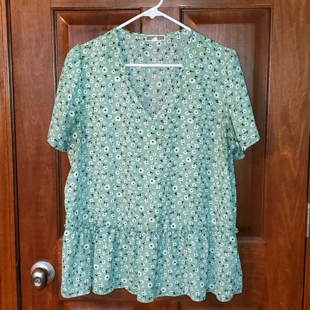 Women's Peplum floral Green blouse -size L